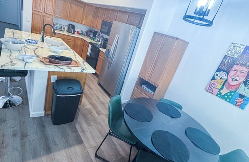 Arrowhead Ranch House | Charming 3-bedroom house upscale neighborhood with WiFi, AC in awesome Glendale