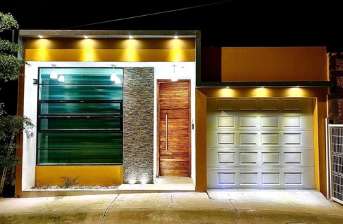Tequila House | Charming 3-bedroom house in delightful Tequila with AC,beatiful and modern house