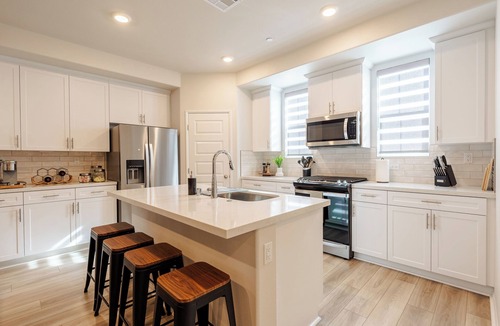 Bouvet Island House | Charming 3-bedroom townhome with fitness room - Peloton - pool in Temecula