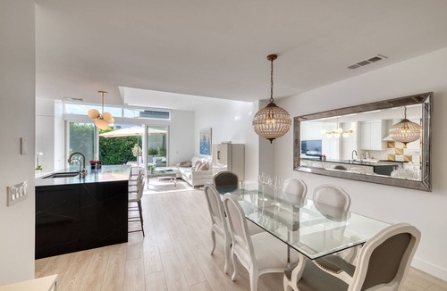 West Los Angeles House | Charming 3-bedroom house in enchanting Los Angeles with WiFi, AC