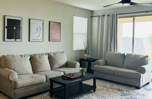 Maricopa County House | Charming 4-bedroom house in a quiet neighborhood,close to Verrado