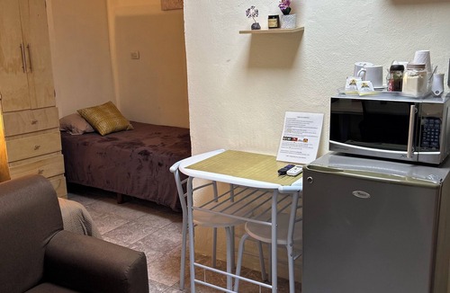 Guadalupe House | Charming apartment house in wonderful Monterrey - independent entrance BBVA