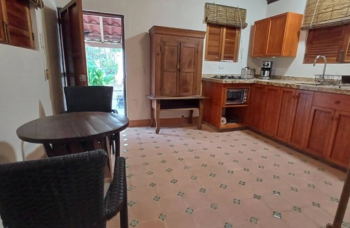 Playa Las Gatas House | Charming bungalow at gorgeous La Ropa Beach, Zihuatanejo