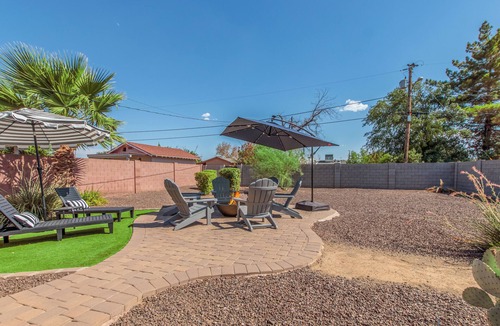 Camelback East House | Charming Bungalow in the heart of Phoenix/Biltmore area.