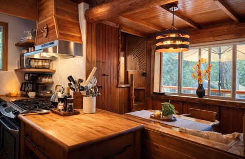Pine Cove Cabin | Charming Cabin Retreat-5 Minutes from Town-Dogs OK!