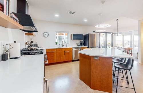 Las Casitas del Sur House | Charming Chandler retreat with pool, guest house, pickleball and putting green!