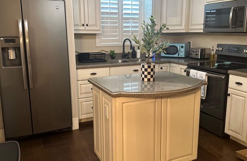 Olmito House | Charming & Cozy 4-bedroom Home