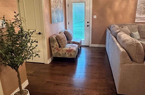 Olmito House | Charming & Cozy 4-bedroom Home