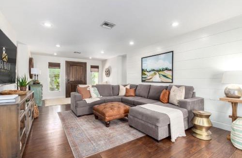 Shea North Estates House | Charming Desert Villa & Casitas with Sportcourt & Pool