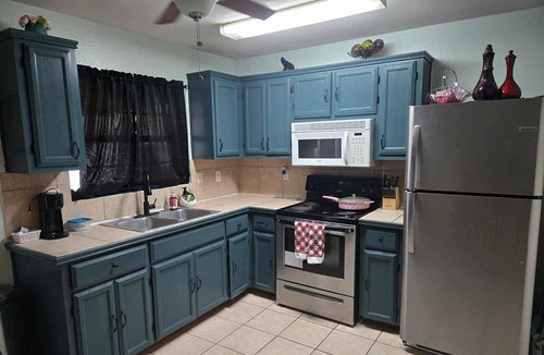 Edinburg House | Charming house in serene Edinburg perfect for your getaway.