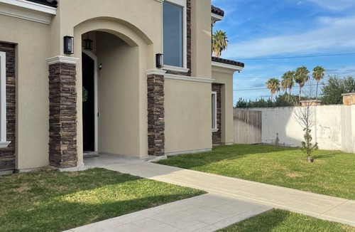 Palmhurst House | Charming house in the heart of Mission with Pool