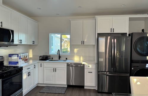 Winnetka House | Charming house with WiFi and AC in fantastic Los Angeles.