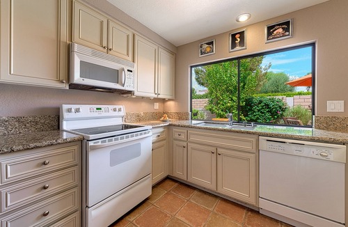 Sunrise Vista Chino Condo | Charming Mid-Century Condo with Private Courtyard and Easy Pool Access