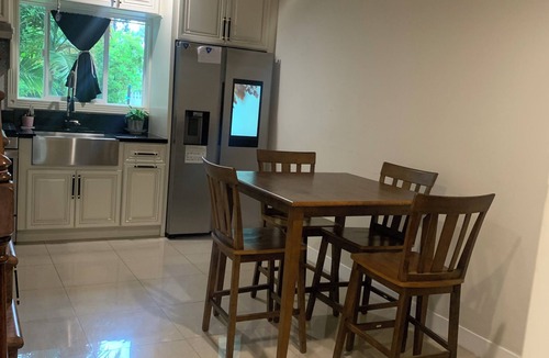 Woodland Hills House | Charming new 2 story TH one bedroom 2 bathrooms very private has views fast WiFi