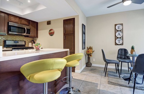 Deepwell Estates Condo | Charming pool side condo on the beautiful south side of Palm Springs. n