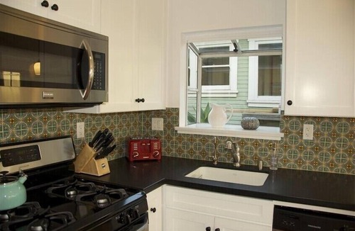 Laguna Beach Cottage | Charming Remodeled Historical Cottage 2 Blocks to Beach & Town