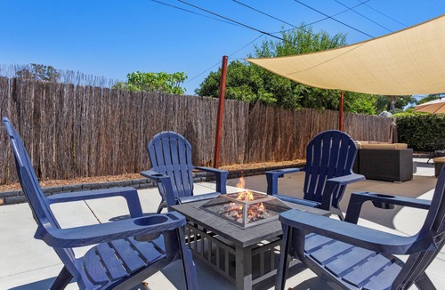 Arlington South House | Charming Riverside 3BR Home Close to Shopping , Major Freeways & Airport.