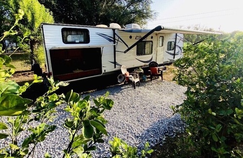 Mercedes House | Charming rv! 3 min from outlet mall