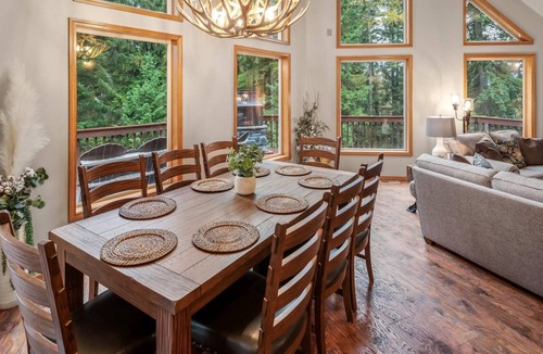 Sagle House | Charming Secluded 3-bedroom house in Sagle ID close to Lake and Schweitzer Ski