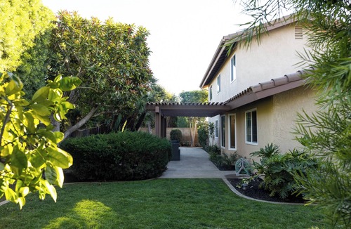 Fountain Valley House | Charming & Spacious 4-bedroom house with AC and WiFi in Fountain Valley