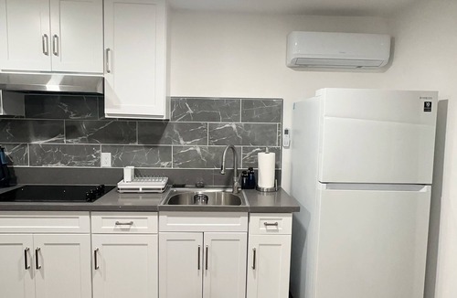 Charter Oak Apartment | Charming studio in welcoming Glendora with AC, WiFi & full kitchen