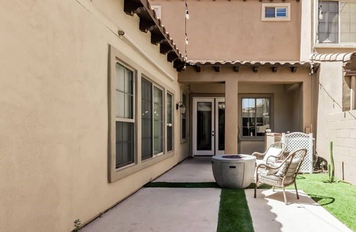 Verrado Main Street District House | Charming Townhome in the heart of Verrado: Walk to Golf, Hiking, Shops & Dining