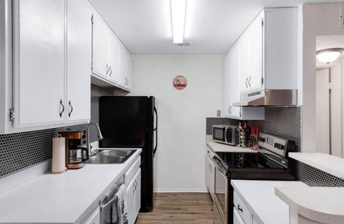 Ingleside Club Condo | Charming Updated Complete with Furnishings 1-bedroom condo In Arizona Decor