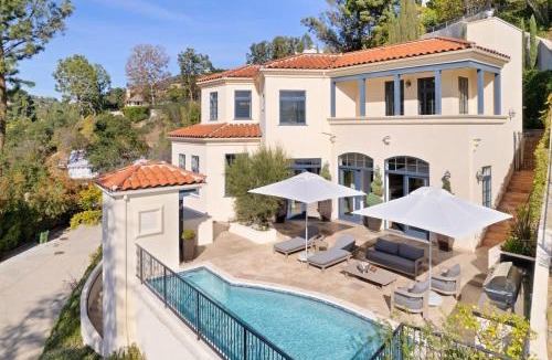 Beverly Hills House | Chateau Beverly Hills by Stay Awhile Villas