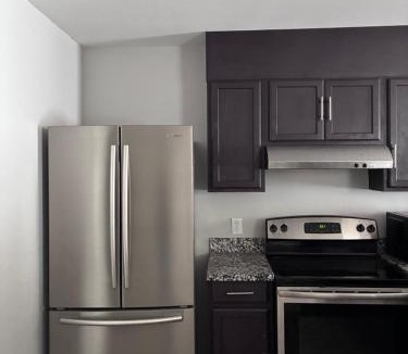 Alton Apartment | Cherry Real Estate LLC