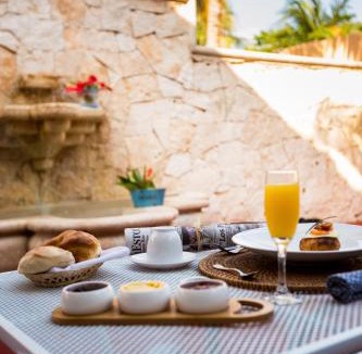 Puerto Aventuras Hotel | Chez Waffle Hotel