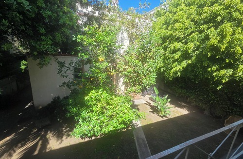 Beverly Hills Apartment | Chic 1-bedroom apartment in Beverly Hills WiFi, AC, walk to Cedars Sinai!