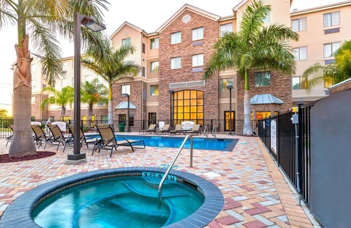 McAllen Apartment | Chic 1BR Suite w/Free Breakfast, Pool & Hot Tub