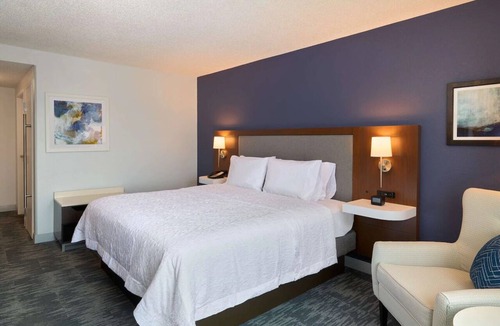 Mount Vernon Triangle Hotel | Chic Downtown Retreat Near Convention Center & Attractions! Free Breakfast