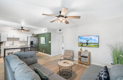 South Scottsdale Apartment | Chic Scottsdale
