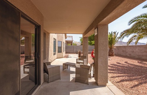 South Mountain House | Chic & Spacious Retreat with Panoramic Mountain Views!