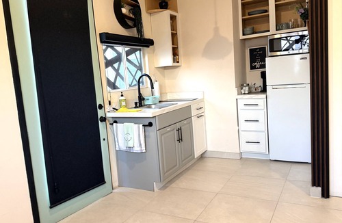 Parcelas Apartment | Chic Urban Private Studio w/Garage & EV Charger