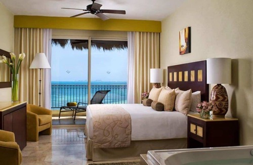 Punta Sam Resort | CHRISTMAS WEEK/Cancun 3BR Oceanfront Resort