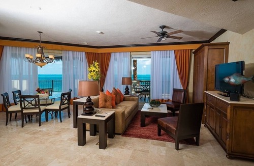 Playa Mujeres Resort | Christmas Week in Cancun: 3 Bedroom Oceanfront Suite