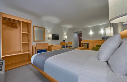 Lazaro Cardenas Hotel | City Express by Marriott Lazaro Cardenas