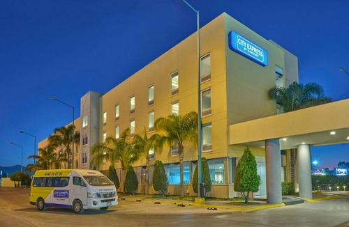 San Luis Potosi Hotel | City Express by Marriott San Luis Potosi Zona Industrial
