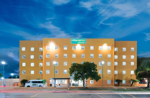 Ciudad del Carmen Hotel | City Express Junior by Marriott Ciudad del Carmen Aeropuerto
