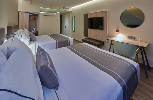 Marina Mazatlan Hotel | City Express Plus by Marriott Mazatlán