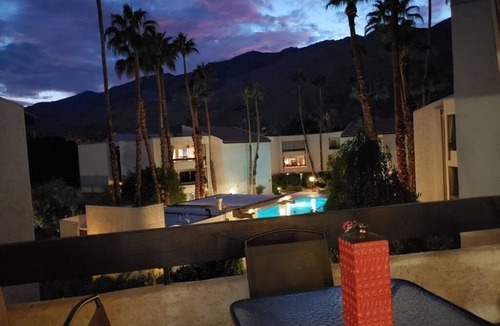 Deepwell Estates Condo | Classic Palm Springs Mountain View Condo