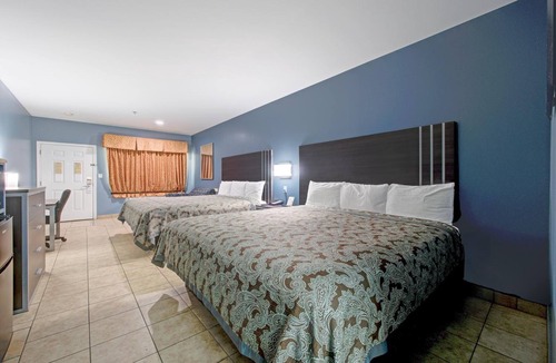 Weslaco Hotel | Clean & Comfy Room w/Free Parking – Ideal for Your Next Weslaco Visit | 2 Units