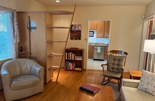 Northwest Berkeley Apartment | Clean, Convenient By North Berkeley Bart Subway Walk To University Of California