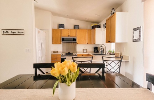 Lake Havasu City House | Clean & Cozy Lake Havasu Home - Sleeps 8 - Boat/RV Parking + 30AMP Hookup
