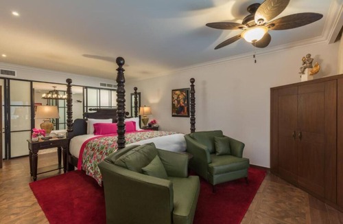 El Tezal Hotel | cliff top luxury 2 bedroom suite with sunrise ocean view in 5 star resort KR