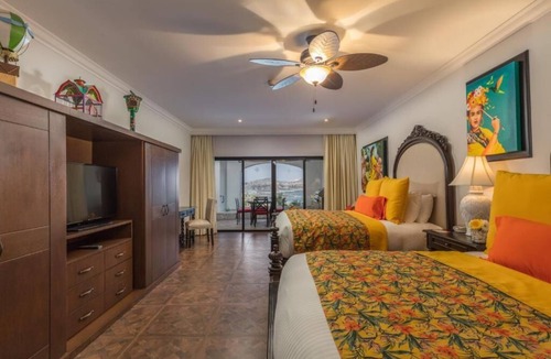 El Tezal Hotel | cliff top luxury 2 bedroom suite with sunrise ocean view in 5 star resort KR