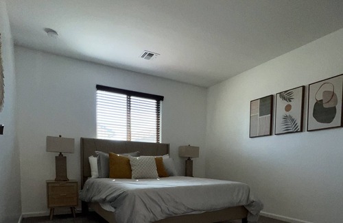 Maryvale House | Close to Cardinal & West Gate