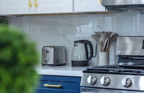 Belmont Shore Villa | Coastal Cozy Home | Hot Tub Walk to Beach& Bars